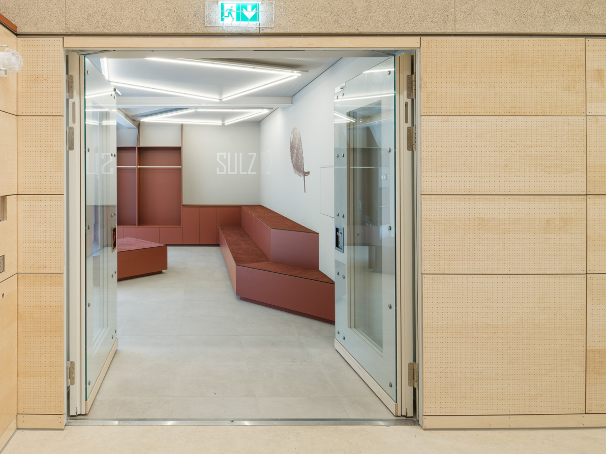Gemeindehalle Wildberg-Sulz am Eck, Blick aus der Halle ins Foyer